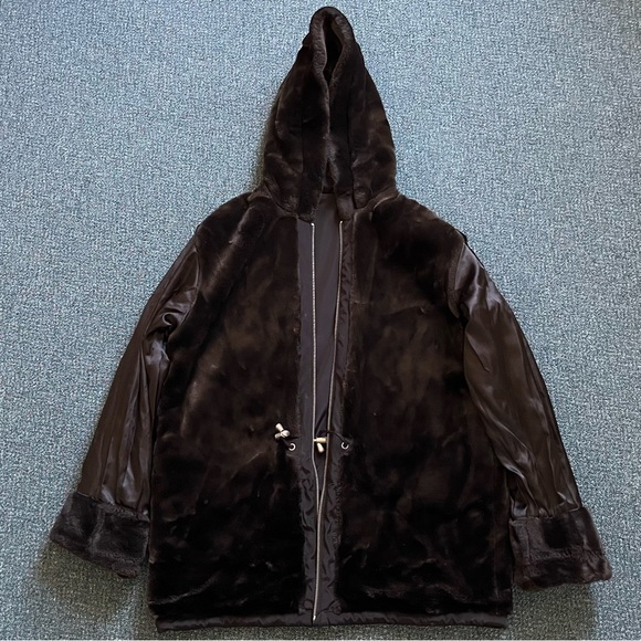 Marc New York Faux Fur Lined Coat, W/Hood, Zips Up & Has String to Adjust Waist - Picture 8 of 16